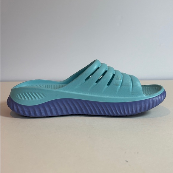 KuaiLu Blue Slide Sandlas. Size 8 - Picture 4 of 6
